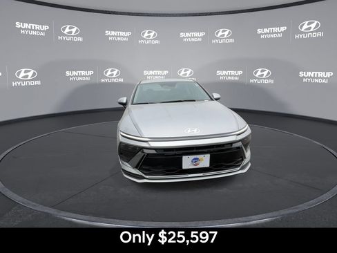 Used 2026 Hyundai Sonata SE FWD image 4