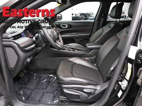 Used 2025 Jeep Compass Trailhawk AWD/4WD image 14