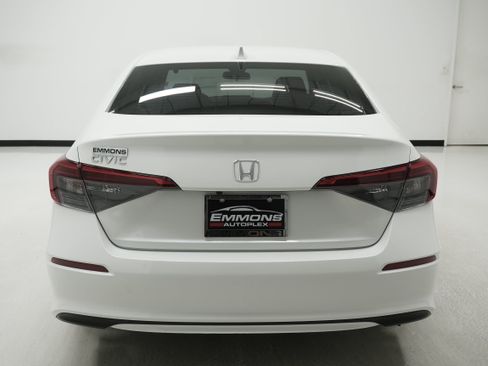 Used 2023 Honda Civic LX image 5