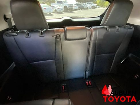 Used 2022 Toyota Highlander Platinum AWD/4WD image 24