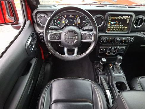 Used 2022 Jeep Wrangler Unlimited Sahara w/ Cold Weather Group AWD/4WD image 11