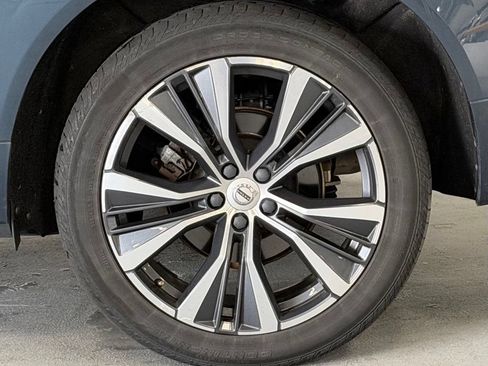 Used 2022 Volvo XC60 B5 Momentum w/ Climate Package AWD/4WD image 8