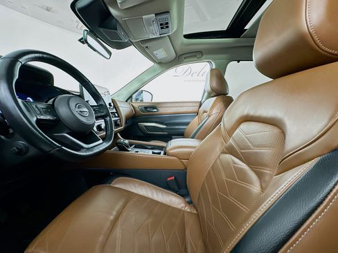 Used 2023 Nissan Pathfinder Platinum w/ Cargo Package image 21