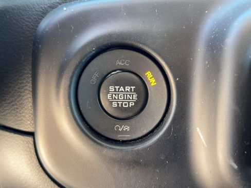 Certified 2021 Jeep Wrangler Sport S image 24