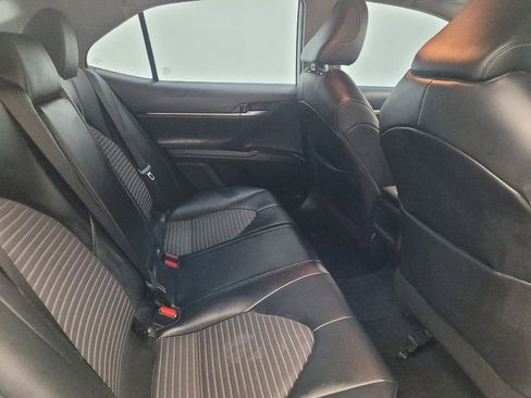 Used 2022 Toyota Camry SE image 19