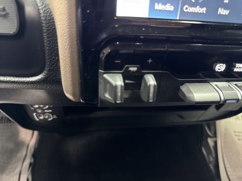 Used 2024 RAM 2500 Laramie w/ Safety Group AWD/4WD image 35