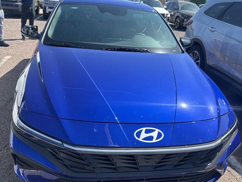 Used 2025 Hyundai Elantra Sport image 9