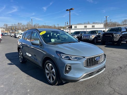 Certified 2025 Ford Escape Platinum image 21