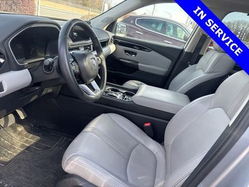 Used 2023 Honda Pilot Touring image 7