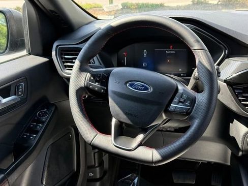 Used 2025 Ford Escape ST-Line AWD/4WD image 10