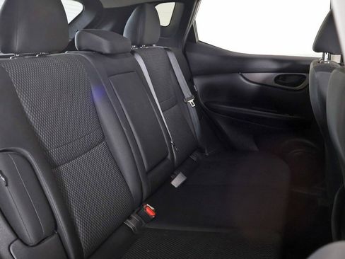 Used 2020 Nissan Rogue Sport S image 29