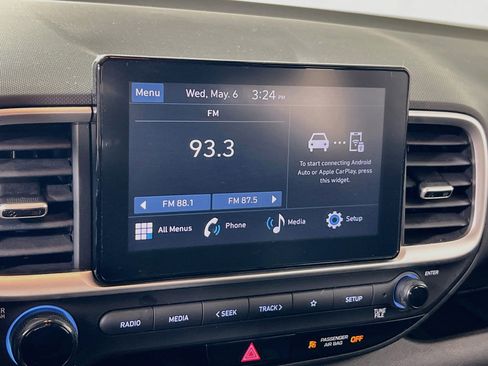 Used 2023 Hyundai Venue SEL FWD image 14