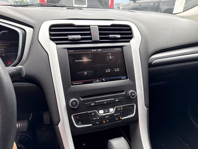 Used 2016 Ford Fusion SE FWD image 7