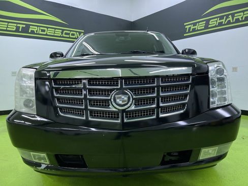 Used 2013 Cadillac Escalade Platinum AWD/4WD image 3