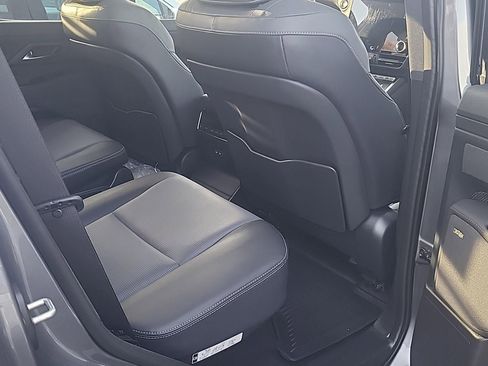 Used 2025 Lexus GX 550 w/ Accessory Package (2T) image 22