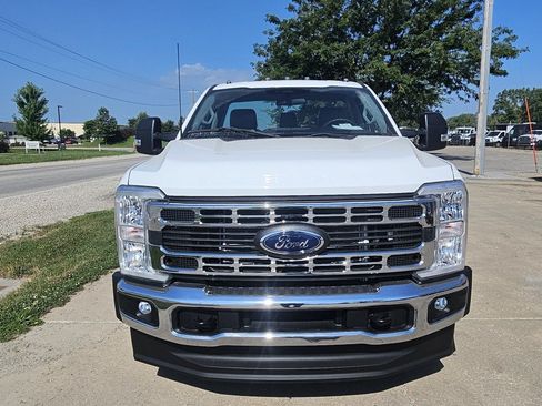 Used 2024 Ford F250 XL w/ XL Chrome Package AWD/4WD image 2