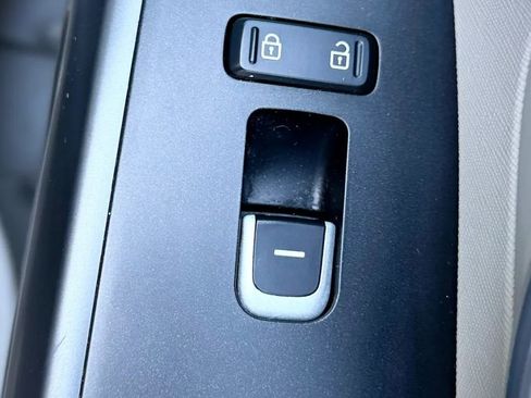 Used 2015 Kia Sedona LX w/ LX Convenience Package FWD image 37