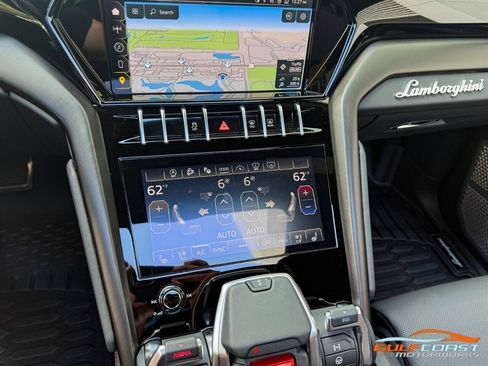 Used 2024 Lamborghini Urus S image 15