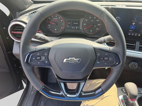 Used 2025 Chevrolet Trax RS w/ Driver Confidence Package FWD image 23