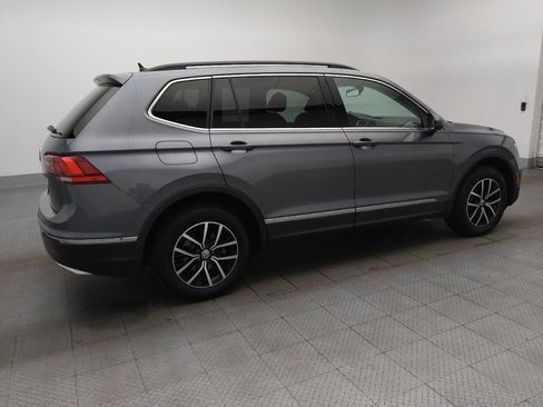 Used 2021 Volkswagen Tiguan SE w/ Panoramic Sunroof Package FWD image 10
