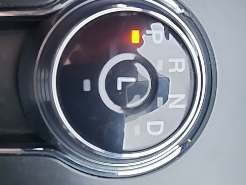 Used 2020 Ford Fusion SE image 18