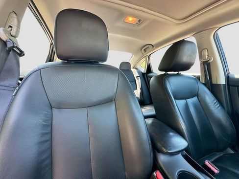 Used 2017 Nissan Sentra SR w/ SR Premium Technology Package FWD image 18