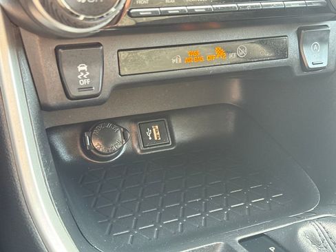 Used 2023 Toyota RAV4 XLE image 23