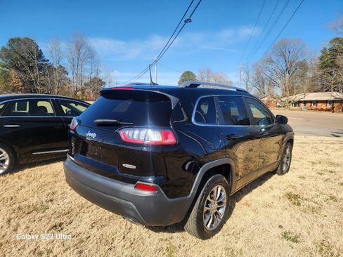 Used 2019 Jeep Cherokee Latitude Plus image 3