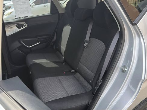 Used 2021 Kia Soul LX FWD image 30