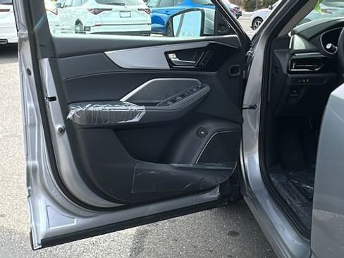 New 2026 Acura MDX SH-AWD image 8