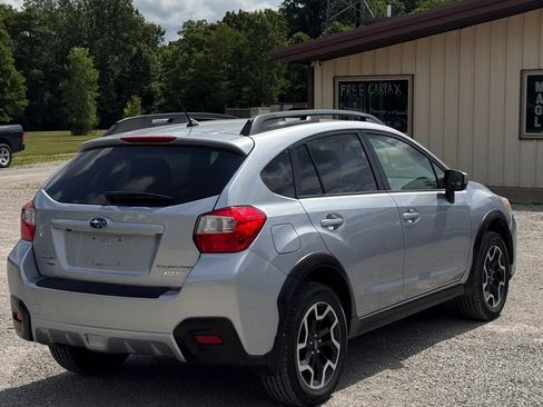 Used 2017 Subaru Crosstrek 2.0i Premium w/ Moonroof Package AWD/4WD image 8
