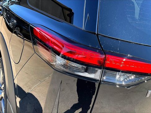 New 2026 Nissan Pathfinder SV image 14