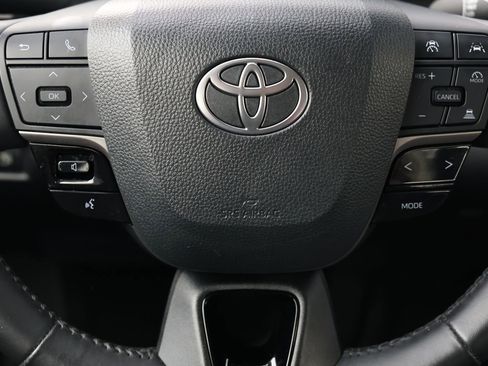 Used 2025 Toyota Camry LE w/ Convenience Package AWD/4WD image 18