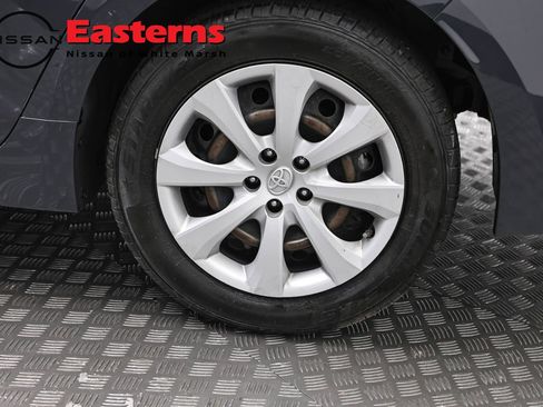 Used 2023 Toyota Corolla LE w/ Carpet Mat Package (TMS) FWD image 31