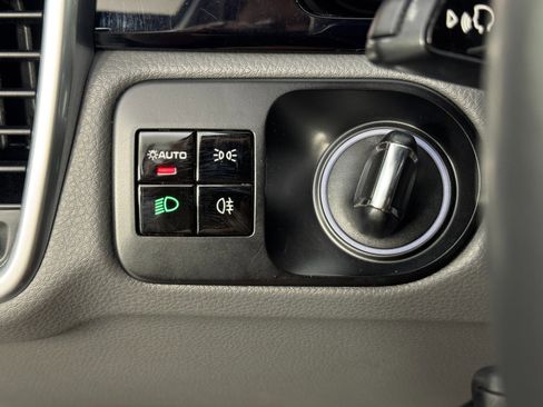 Used 2019 Porsche Cayenne image 18