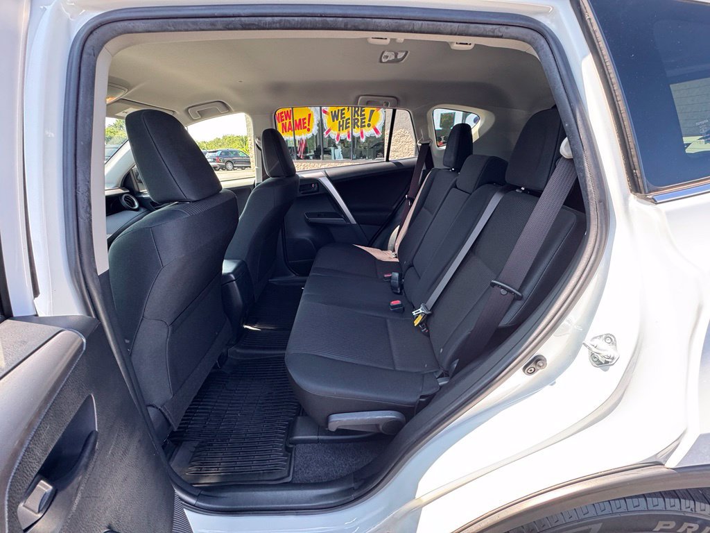Used 2018 Toyota RAV4 LE w/ All Weather Liner Package AWD/4WD image 9