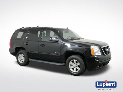 Used 2013 GMC Yukon SLT w/ SLT-2 Equipment Package AWD/4WD image 1