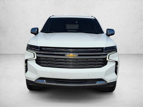 Used 2023 Chevrolet Suburban Premier image 2