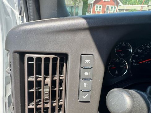Used 2021 Chevrolet Express 2500 w/ Driver Convenience Package RWD image 28