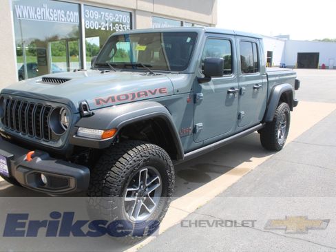 Used 2025 Jeep Gladiator Mojave AWD/4WD image 1