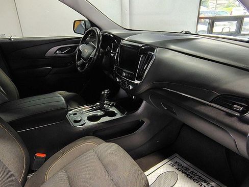 Used 2018 Chevrolet Traverse LT AWD/4WD image 17