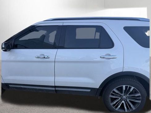 Used 2017 Ford Explorer Platinum image 39