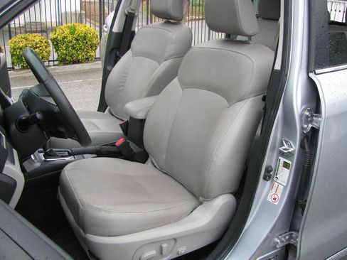 Used 2016 Subaru Forester 2.5i Touring w/ Eyesight & Navigation System AWD/4WD image 11