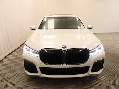 Used 2022 BMW 750i xDrive w/ Executive Package image 4