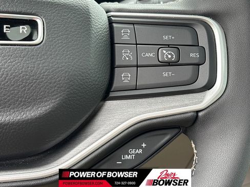 Used 2025 Jeep Wagoneer 4WD w/ Premium Group I image 19