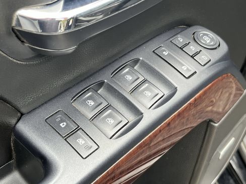 Used 2016 GMC Sierra 2500 SLT w/ Duramax Plus Package AWD/4WD image 21