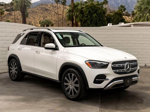 Used 2025 Mercedes-Benz GLE 350 4MATIC image 2