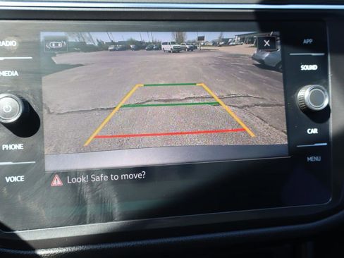 Used 2023 Volkswagen Tiguan SE AWD/4WD image 11