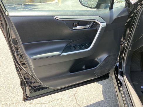 Used 2022 Toyota RAV4 XLE Premium FWD image 14