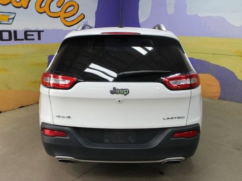 Used 2017 Jeep Cherokee Limited w/ Luxury Group AWD/4WD image 7